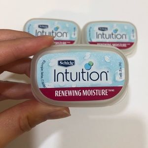 Add-on: Schick Intuition Razor refills x 4